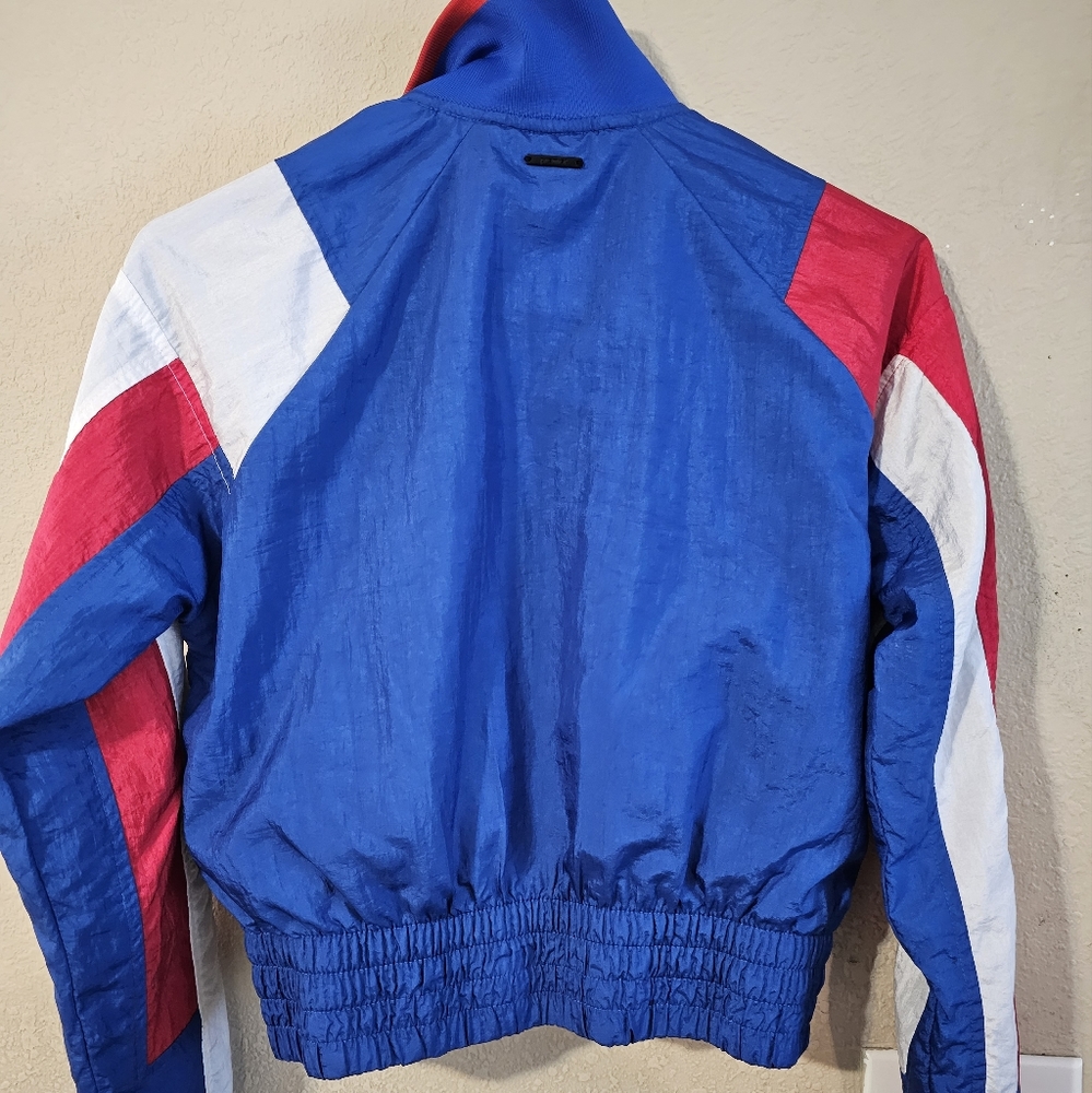 Vintage Umbro Vintage Windbreaker XS women's Track Jacket **wht tiny rip ** - Picture 2 of 7